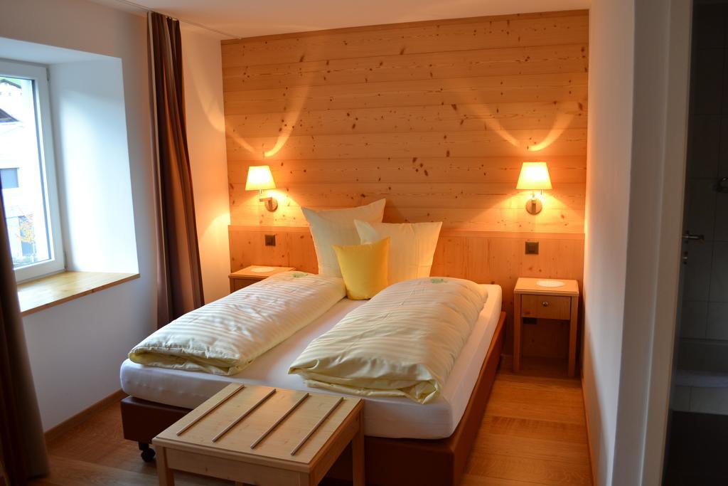 Hotel-Restaurant Bellevue Flims Rum bild