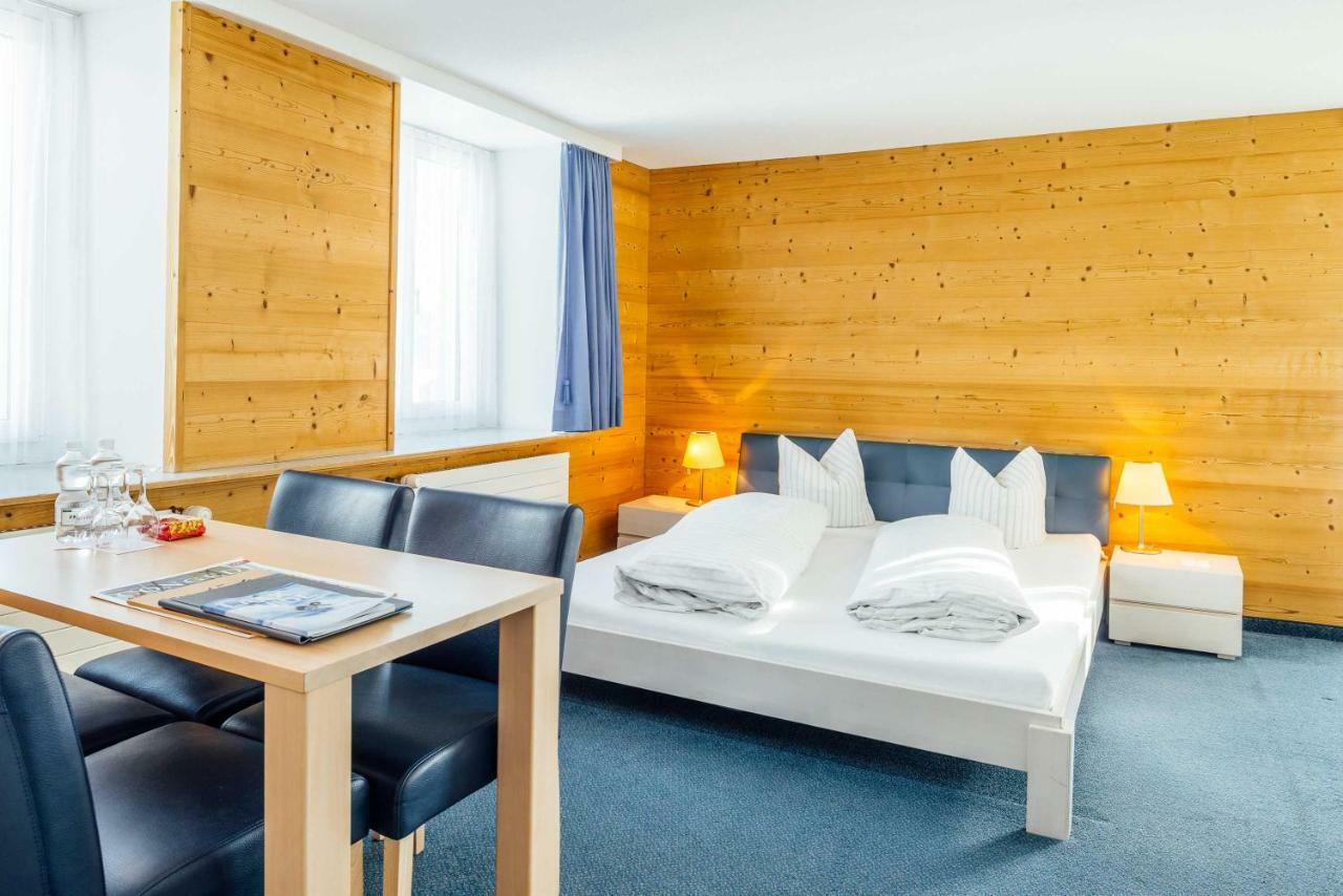Hotel-Restaurant Bellevue Flims Exteriör bild