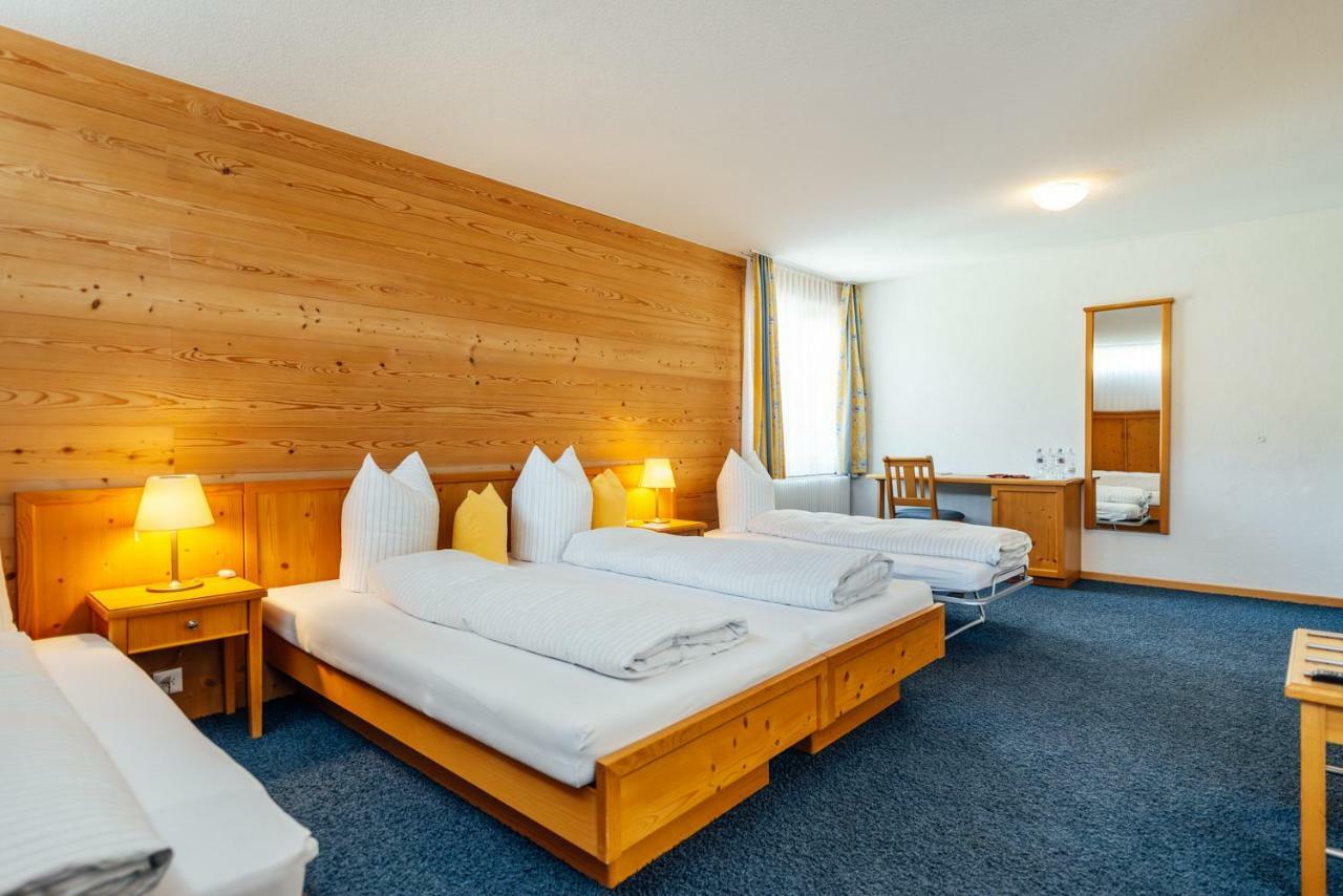 Hotel-Restaurant Bellevue Flims Exteriör bild