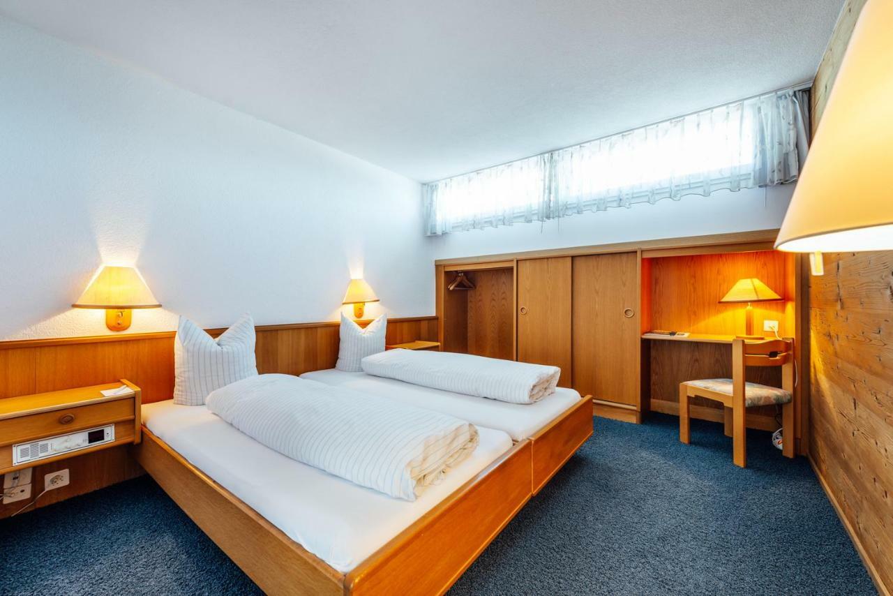 Hotel-Restaurant Bellevue Flims Exteriör bild
