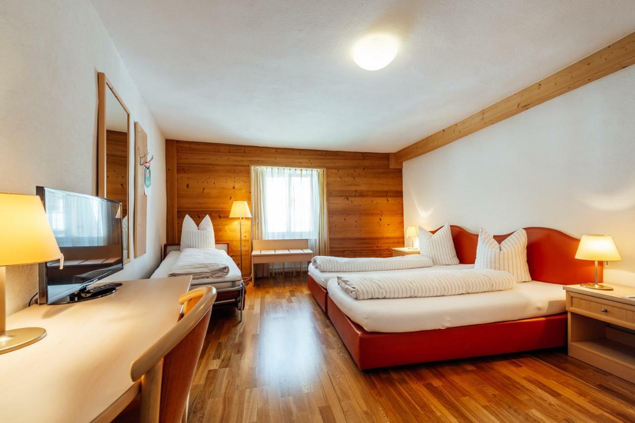 Hotel-Restaurant Bellevue Flims Exteriör bild